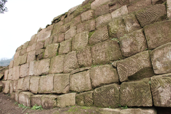 翰林坟墓地墓地西段堡坎